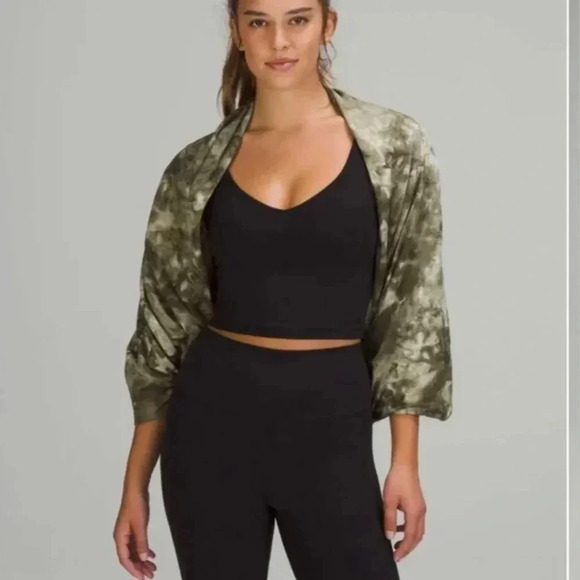 New Lululemon Customizable Snap Scarf - Picture 3 of 14